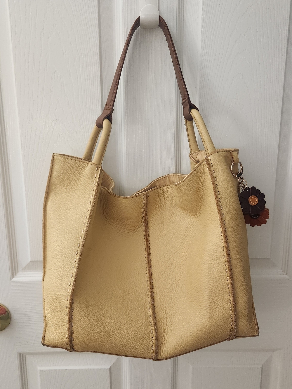 The Sak Large Los Feliz Hobo Bag In Butter Yellow